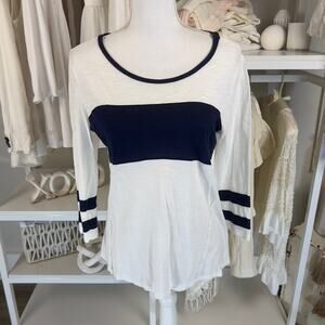 Maurice's size Medium women's light weight baseball tee, dark blue white #2740